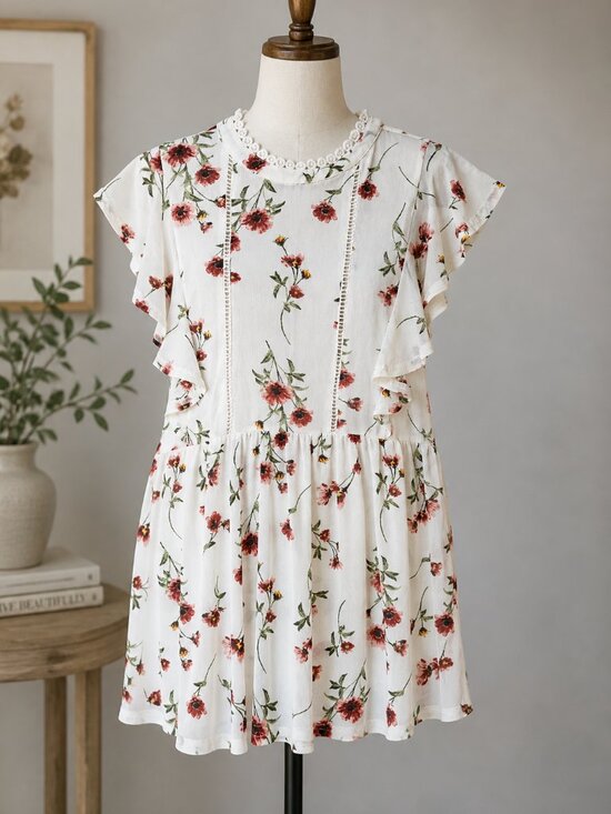 Ivy Rose Tops - Ivy Rose Floral Flutter Sleeve Blouse Size Small Cream Boho Lace Trim